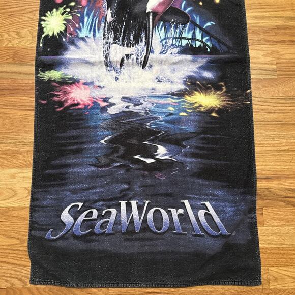 Vintage Y2K Sea World Shamu Orca Fireworks Terrycloth Beach Towel 26”x 54” - Picture 2 of 7